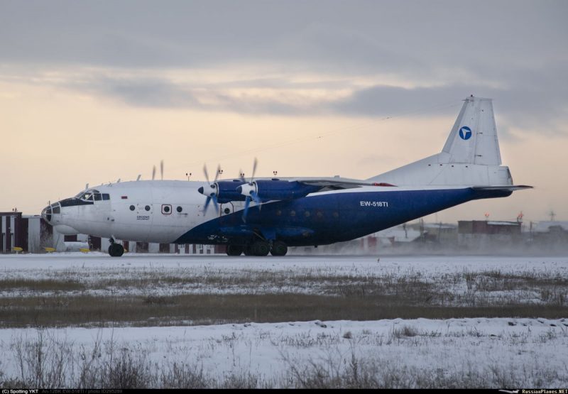 Ан-12 авиакомпании "Гродно" в Якутске, 1 ноября 2021, за два дня до катастрофы. Фото: Spotting YKT, russianplanes.net