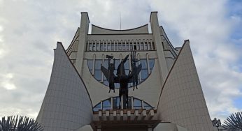 «Последнее время я сильно сомневался в самом слове “театр”. Из Гродненского драмтеатра уволился хореограф Александр Тебеньков