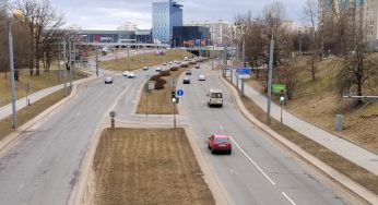 “Будем выкупать друг у друга и дальше ездить”. Почему в Беларуси подорожали автомобили и причем здесь санкции с войной