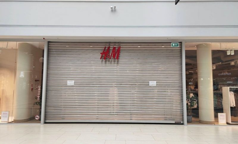 В Гродно снова откроется H&M. Когда? Закрытый магазин H&M в ТРЦ "Triniti". Фото: Hrodna.life