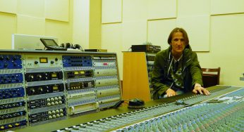 Джамбеи, дарбуки и золотой варган. Что ещё понадобилось Юрию Дубовику, что бы создать альбом