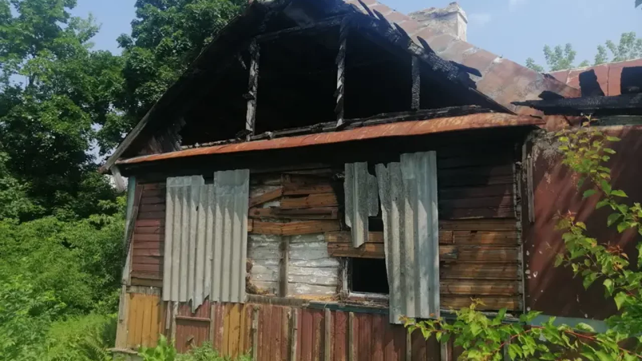 В Гродно предлагают построить общественное здание между двумя кладбищами.  Раньше на этом месте сгорел дом