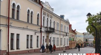 Бывшую администрацию Ленинского района выставили на аукцион: сколько хотят за два дома в центре Гродно