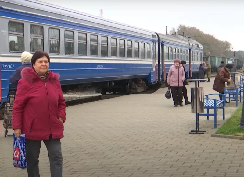 Пенсионеры сами посчитали пассажиропоток и хотят писать Лукашенко. Как дачники борются за отмененный под Гродно поезд (обновлено) поезд вокзал электричка