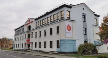 «Вместо двух поездок в “ЛОДЭ” пришлось пять раз ходить в поликлинику». Что про закрытие крупнейшего частного медцентра говорят пациенты и врачи