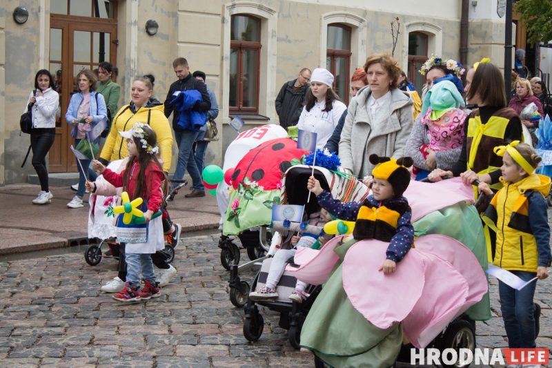 День семьи парад колясок Гродно 2022