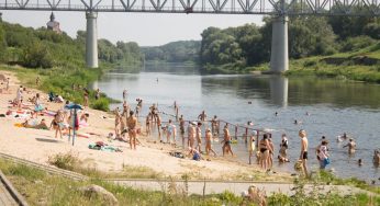 В Гродно открыли купальный сезон: прокуратура уже успела найти нарушения на пляжах