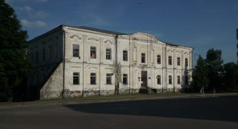 Российский бизнесмен выкупил дворец в Дятлово. Он заплатил за него, как за несколько пачек кофе