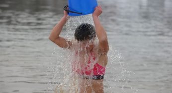 Вдоль зимнего Немана бегали мужчины с голым торсом: как в Гродно прошел фестиваль закаливания