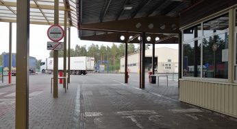 “Зачем ты сюда приехала?”. Допросы на белорусской границе продолжаются