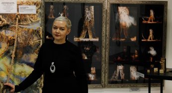 “За один год – одна работа”. В Гродно открылась выставка главной театральной художницы города