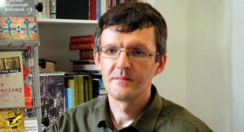 25 книг Дениса Ивашина уничтожили силовики. Их забрали во время обыска