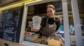 Помните фудтрак с трдельниками на набережной? Оказывается, таких уже два — их открыл гродненец, пока учился в университете