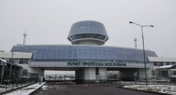В пункте пропуска «Козловичи» допрашивают водителей. На границе работает КГБ