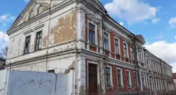 В бывшем кожвене на Василька восстановят исторический балкон и реставрируют двери. Подробности проекта