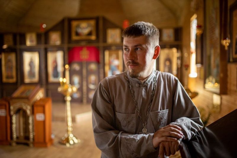 “Закрываю глаза и представляется Воскресная школа”. Священник Андрей Ноздрин написал о годе “без любимой Ольшанки” Андрей Ноздрин