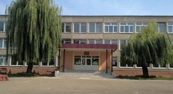 В гимназии №5 во время уроков умерла 12-летняя девочка