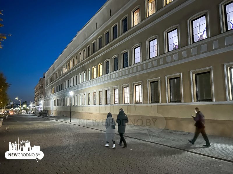 Мостовая 31 реконструкция фасада бывшей табачной фабрики - сегодня перчаточной фабрики Акцент