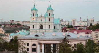 В Гродно бизнесменов оштрафовали за незаконную рекламу в историческом центре