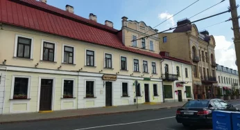Пустое много лет здание в самом центре Гродно — во дворе бывшей «Крыгі» — отреставрируют