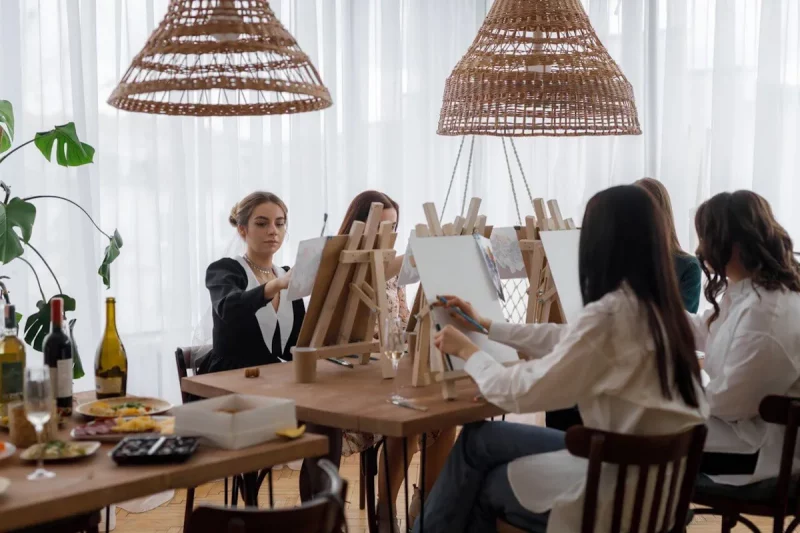 У творческой мастерской «Оранжерея» открылась вторая студия: желающих порисовать в Гродно очень много Творческая мастерская "Оранжерея". Фото: orangereja.by