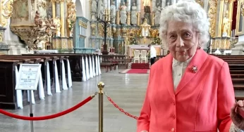 Туристка из России зашла в гродненский костел и не смогла оторвать глаз. Кого она там увидела?