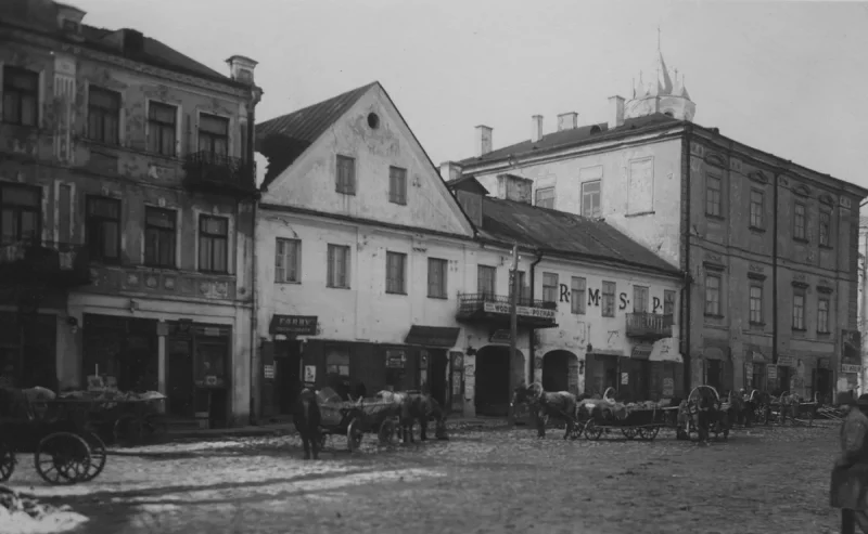 Захваченный «Герой Беларуси», разрушение Бригитского монастыря и визит кинозвезды: чем жил Гродно 100 лет назад (17-23 июня 1924) Площадь Батория (ныне Советская площадь) в Гродно в межвоенный период. Фото: NAC