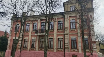 В центре Гродно продают здание начала ХХ века. Когда-то там было управление Министерства связи