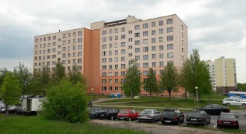 На улице Томина начали обновлять детскую площадку после обращения граждан