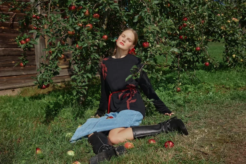 Mark Formelle выпустил новую коллекцию с фешн-переосмыслением традиционных мотивов  Вещи из новой коллекции Mark Formelle "Магия вытинанки"