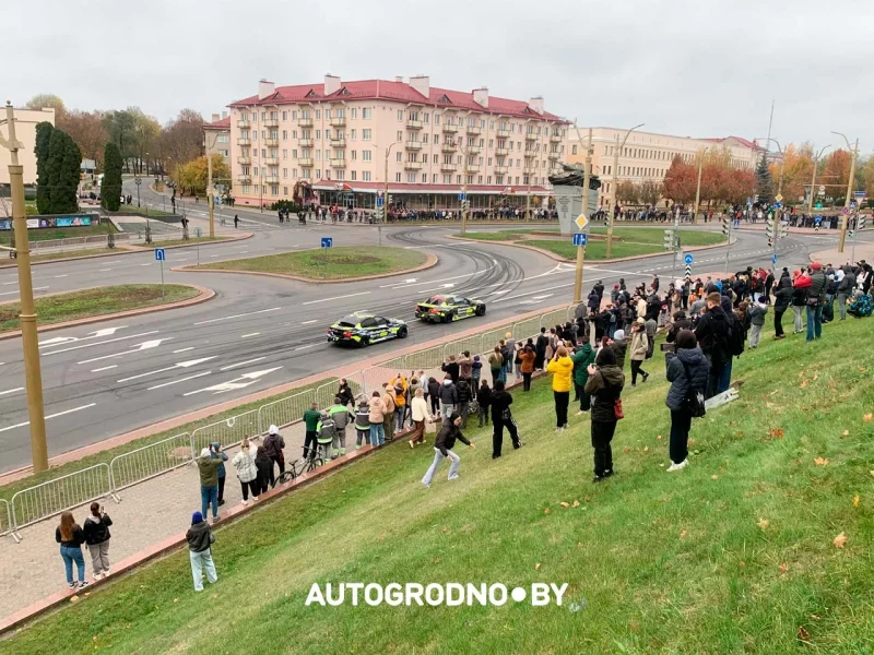 “Всем так нас*ать на жителей?” В центре Гродно снимают ролик о дрифте – вот что думают горожане дрифт в Гродно - снимают клип о дрифте в центре Гродно