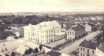 Стало известно, почему не делают парковку возле «Лодэ»: все из-за строительства за синагогой
