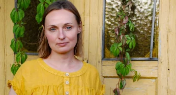 «Планирую повторить гербарий Элизы Ожешко». Гродненка 20 лет проработала ветврачом, а теперь плетет венки на заказ