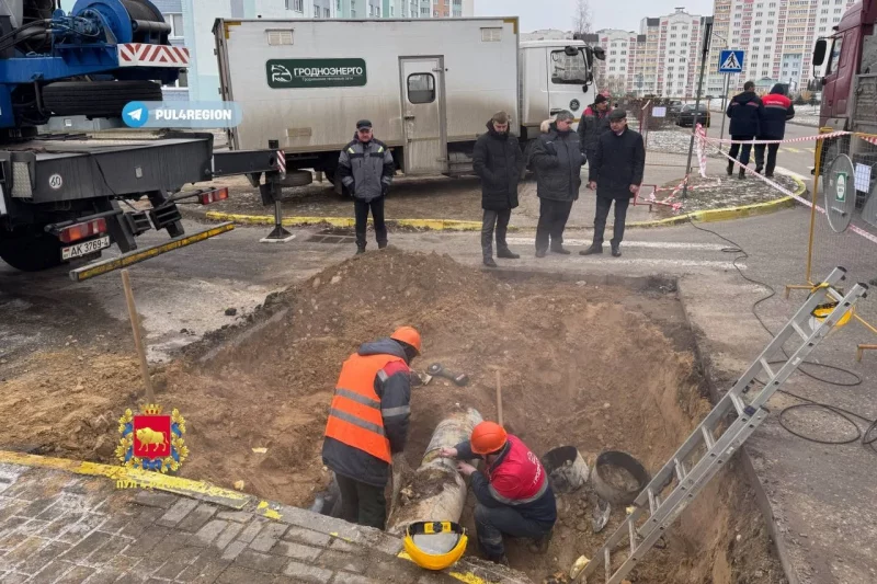 Прорыв трубопровода на Кремко в Гродно. Фото: облисполком