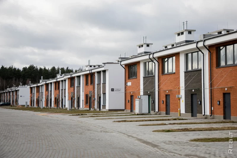 Свободная планировка и зона для барбекю: как выглядят таунхаусы в Погоранах по $750 за квадрат