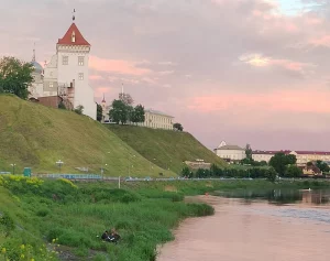 «Вандруй. Адчуй. Натхняйся»: в Гродно и области проходят бесплатные экскурсии, мастер-классы и дегустации Старый замок в Гродно. Фото из архива Hrodna.life