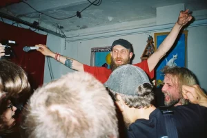 “Ситуация перезагрузки”. Белорусские музыканты в эмиграции уходят на местный рынок - почему это хороший знак для нации  Егор Бобов на выступлениях. Фото героя