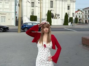 В Гродно приехала очень милая туристка из Китая — горожане жалеют, что не успели сделать с ней фото  В Гродно приехала очень милая туристка из Китая — горожане жалеют, что не успели сделать с ней фото