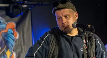 Силовики угрожают матери Алеся Денисова: женщину вызывают в Следственный комитет и ломятся в квартиру