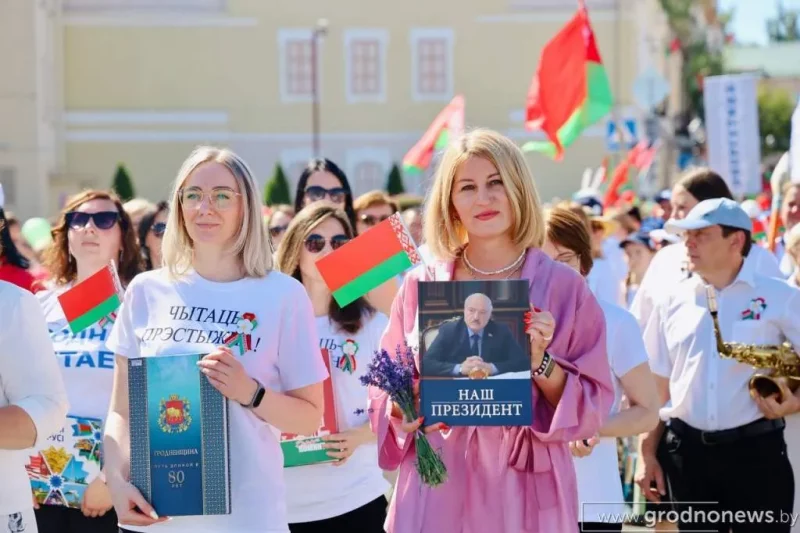 Разговоры о мире и патриотизме. В Гродно отметили День Независимости День Независимости в Гродно.