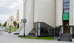 Вместо панка — русская классика. На месте бара Nesterka открылась рюмочная «Онегин» (обновлено)