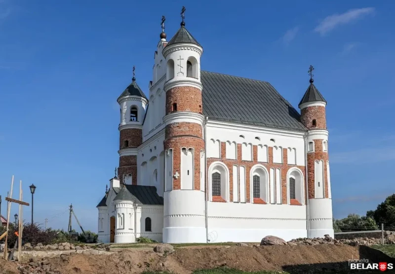 На сводах храма в Мурованке появились трещины: приход ищет спонсоров для работ На сводах храма в Мурованке появились трещины: приход ищет спонсоров для работ