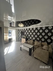 Недвижимость недели: в Гродно продают двушку с черными обоями и любовью к геометрии Квартира на Горького в Гродно