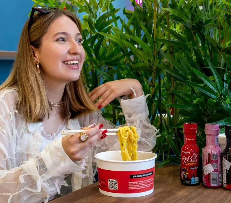 «Как в Корее — всё сам»: в Гродно открылась первая рамённая самообслуживания Рамённая "Джонго" на улице Маркса в Гродно. Фото: instagram.com/djongo_grodno