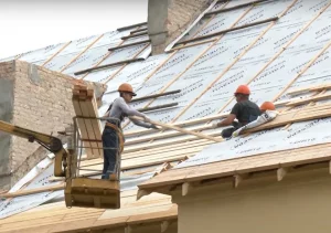 Крыша находится в России. Жители дома на Фолюше в Гродно жалуются на капитальный ремонт Крыша находится в России. Жители дома на Фолюше в Гродно жалуются на капитальный ремонт