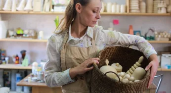 «Уезжаешь звездой», а потом… Как художница из Гродно (не)строит свой бизнес в эмиграции