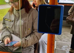 В Лиде в автобусах устанавливают валидаторы. Не все местные жители довольны новой системой оплаты В Лиде в автобусах устанавливают валидаторы. Не все местные жители довольны новой системой оплаты