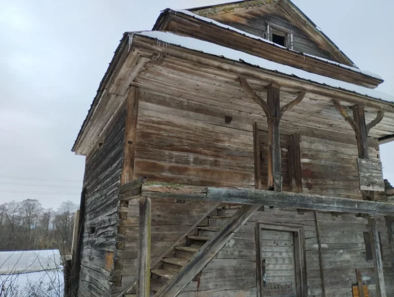 Под Ошмянами продают деревянный лямус 1910 года постройки  Лямус; Ошмяны