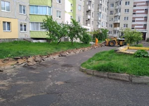 В Волковыске подрядчики завысили цены на ЖКХ - коммунальщики переплатили 1,5 млн рублей Ремонт дворов в Волковыске
