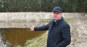 Жители деревни в Гродненской области благоустроили берег озера. Их хотят наказать